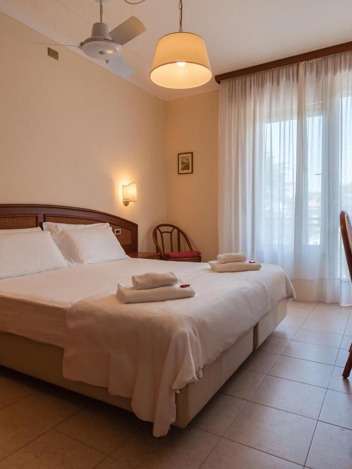 Hotel Gabbiano - Garda Lake Collection Esterno foto