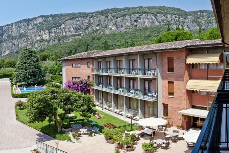 Hotel Gabbiano - Garda Lake Collection Esterno foto